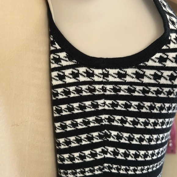 Guess by Marciano black and white low cut sweater dress size S - Picture 12 of 14